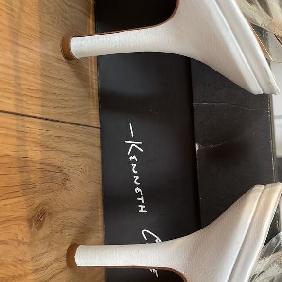 Kenneth Cole NEW YORK Leather Strappy Sandals - Picture 4 of 10